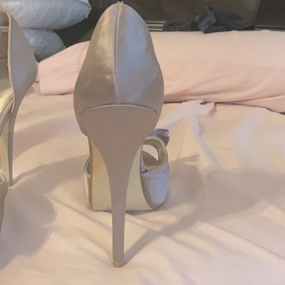 high heel shoes - Picture 4 of 6